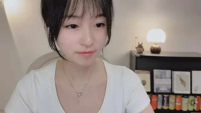 Snapshot of Onechestnut chatting on 30, 5, 2026 Onechestnut online show from 30, 5, 2026