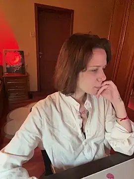 Snapshot of enchanting_chloe chatting on 12, 10, 2025 enchanting chloe online show from 12, 10, 2025