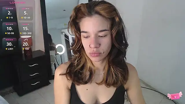 Snapshot of miascarlet_16 chatting on 26, 11, 2025 miascarlet 16 online show from 26, 11, 2025