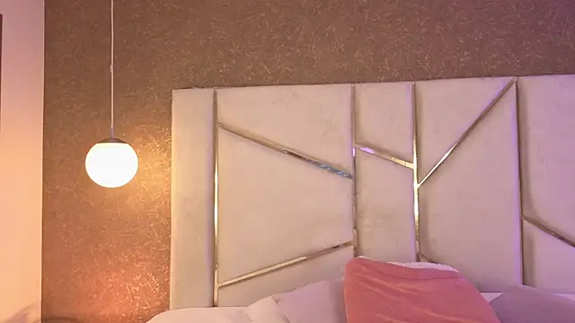 Miiss Bubble online show from 23, 9, 2025