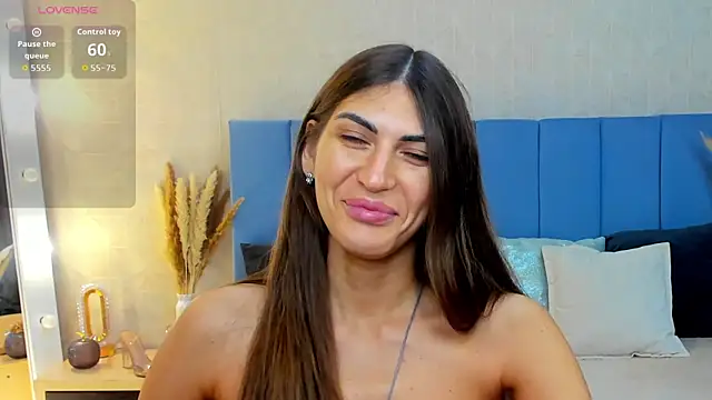 MaggieTurner online show from 15, 9, 2025