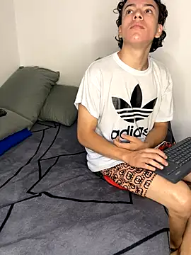 Snapshot of Master_Leonardo chatting on 27, 9, 2025 Master Leonardo online show from 27, 9, 2025