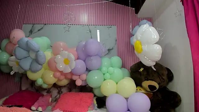 Mindy 19 online show from 8, 4, 2026