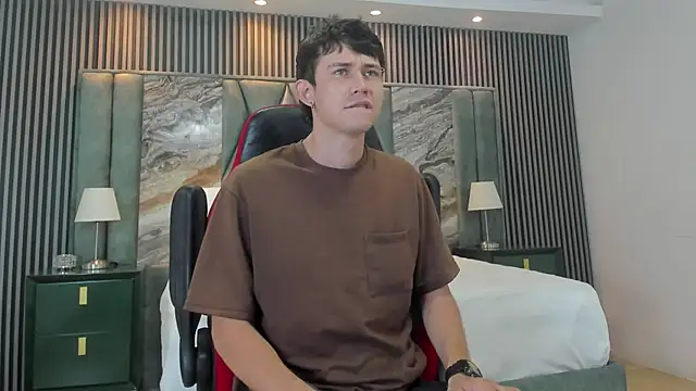 Snapshot of Michael_blue chatting on 18, 9, 2025 Michael blue online show from 18, 9, 2025