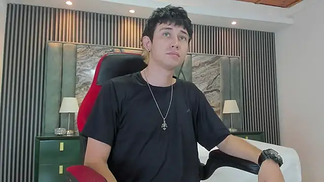 Snapshot of Michael_blue chatting on 5, 10, 2025 Michael blue online show from 5, 10, 2025