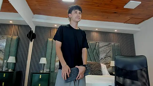 Snapshot of Michael_blue chatting on 23, 10, 2025 Michael blue online show from 23, 10, 2025