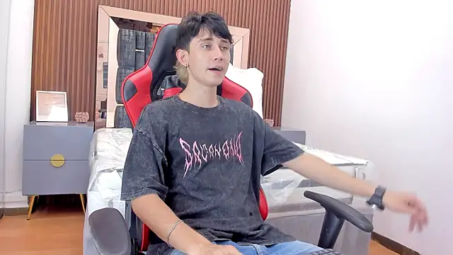 Snapshot of Michael_blue chatting on 1, 11, 2025 Michael blue online show from 1, 11, 2025