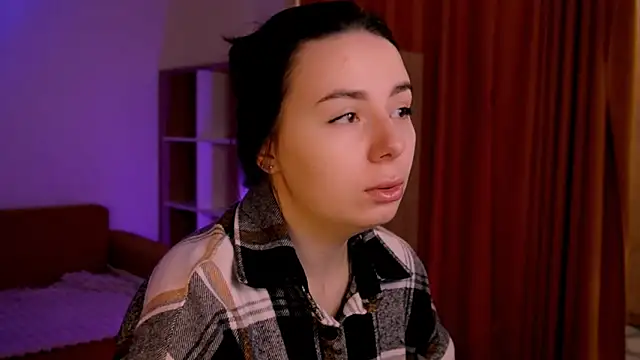 Snapshot of Di_na_Bell chatting on 20, 10, 2025 Di na Bell online show from 20, 10, 2025