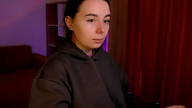 Snapshot of Di_na_Bell chatting on 23, 10, 2025 Di na Bell online show from 23, 10, 2025