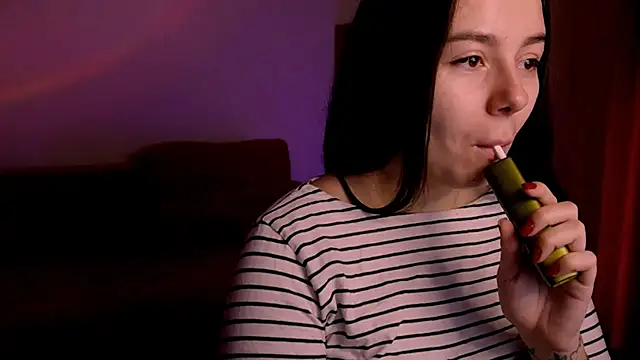 Snapshot of Di_na_Bell chatting on 28, 11, 2025 Di na Bell online show from 28, 11, 2025