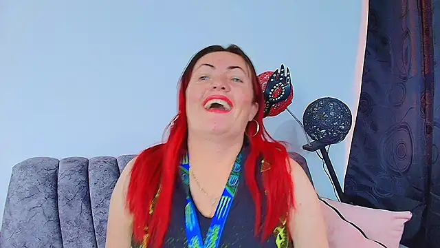 Snapshot of carolinhe_ chatting on 10, 10, 2025 carolinhe online show from 10, 10, 2025