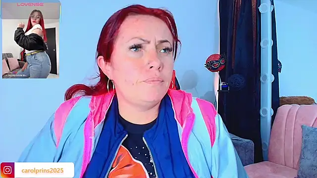 Snapshot of carolinhe_ chatting on 4, 11, 2025 carolinhe online show from 4, 11, 2025