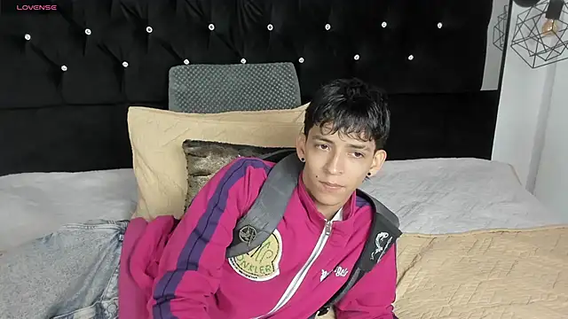 Snapshot of Sebas_cat chatting on 4, 5, 2026 Sebas cat online show from 4, 5, 2026