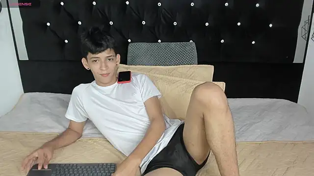 Snapshot of Sebas_cat chatting on 9, 5, 2026 Sebas cat online show from 9, 5, 2026