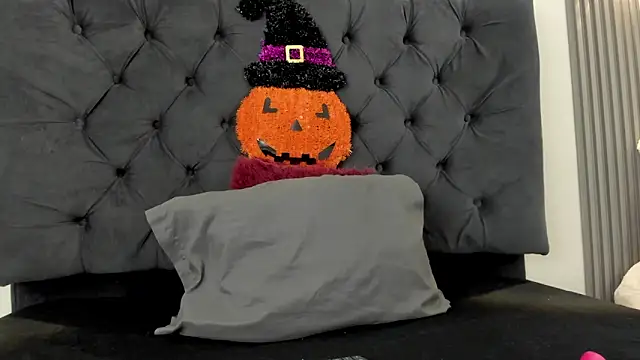 Sofia Seduccion online show from 23, 10, 2025