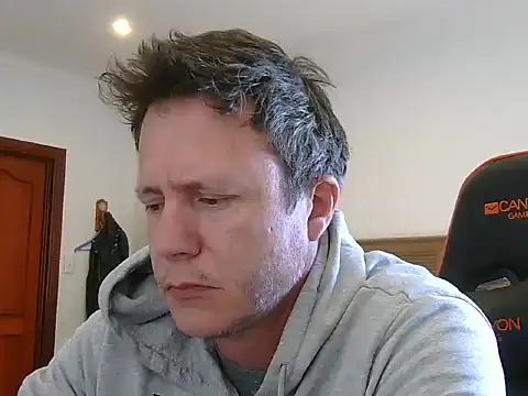 Snapshot of TroyDieselXXX chatting on 4, 7, 2026 TroyDieselXXX online show from 4, 7, 2026