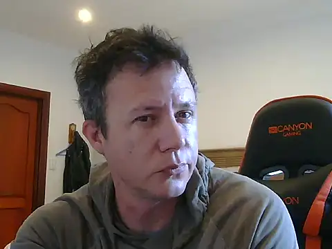 Snapshot of TroyDieselXXX chatting on 6, 7, 2026 TroyDieselXXX online show from 6, 7, 2026
