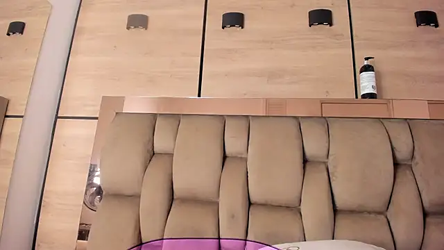 karol lewiss online show from 3, 3, 2026