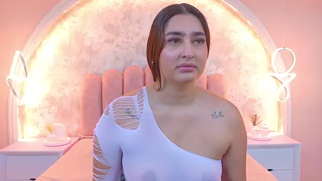 Snapshot of JasmineRhodes chatting on 28, 10, 2025 JasmineRhodes online show from 28, 10, 2025