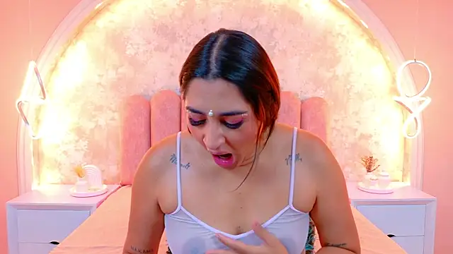 Snapshot of JasmineRhodes chatting on 30, 10, 2025 JasmineRhodes online show from 30, 10, 2025