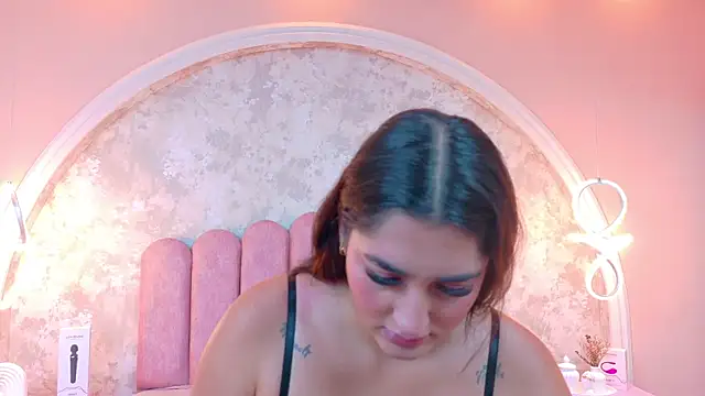 Snapshot of JasmineRhodes chatting on 22, 11, 2025 JasmineRhodes online show from 22, 11, 2025