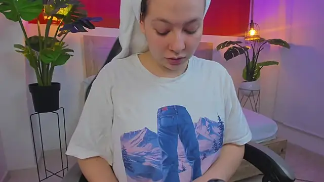 kitty sweeety  online show from 3, 2, 2026