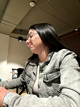 Michelle Zoe online show from 26, 11, 2025