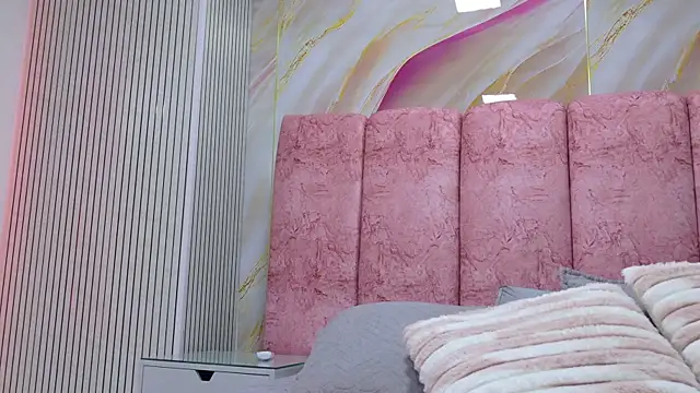 emmacurvy online show from 28, 3, 2026