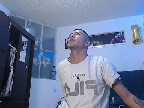 Snapshot of man_porn13 chatting on 30, 10, 2025 man porn13 online show from 30, 10, 2025