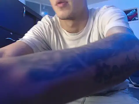 Snapshot of man_porn13 chatting on 8, 11, 2025 man porn13 online show from 8, 11, 2025