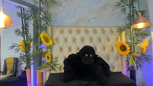 Snapshot of LittleeJaz chatting on 4, 2, 2026 LittleeJaz online show from 4, 2, 2026