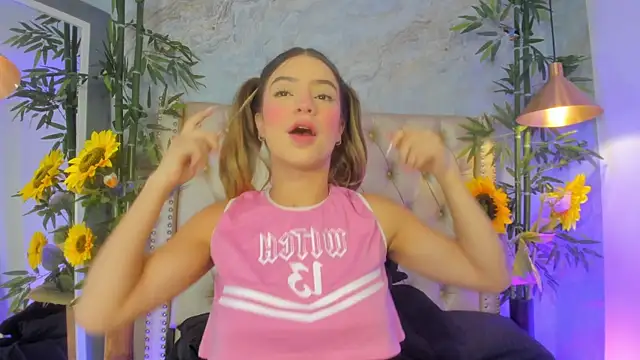 Snapshot of LittleeJaz chatting on 24, 2, 2026 LittleeJaz online show from 24, 2, 2026