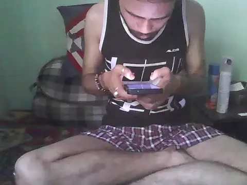 Snapshot of Cuckcouple1992 chatting on 26, 5, 2026 Cuckcouple1992 online show from 26, 5, 2026