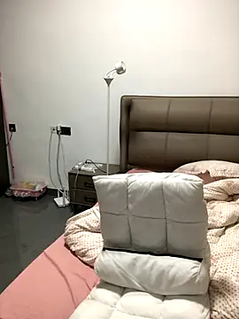 Snapshot of Azyrrgg chatting on 6, 11, 2025 Azyrrgg online show from 6, 11, 2025