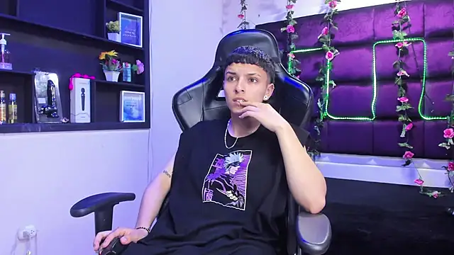 Megan Thompson  online show from 21, 11, 2025