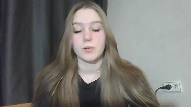 yourhoney Lola  online show from 28, 11, 2025