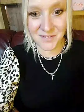 Snapshot of Bouncy-Bella28X chatting on 4, 11, 2025 Bouncy-Bella28X online show from 4, 11, 2025