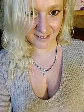 Snapshot of Bouncy-Bella28X chatting on 6, 11, 2025 Bouncy-Bella28X online show from 6, 11, 2025