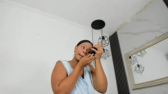 Snapshot of keyla_mejia chatting on 6, 5, 2026 keyla mejia online show from 6, 5, 2026