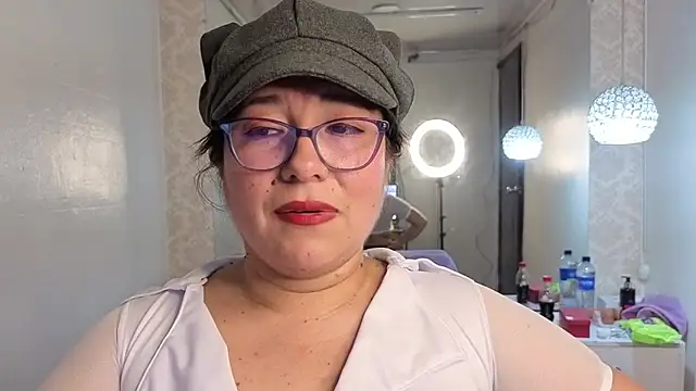 Snapshot of scarlett_widow_ chatting on 21, 12, 2025 scarlett widow online show from 21, 12, 2025
