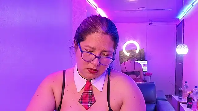 Snapshot of scarlett_widow_ chatting on 14, 4, 2026 scarlett widow online show from 14, 4, 2026