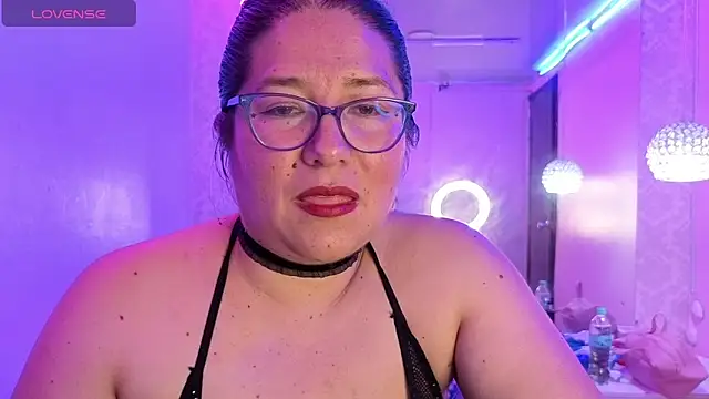 Snapshot of scarlett_widow_ chatting on 27, 5, 2026 scarlett widow online show from 27, 5, 2026