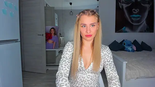 Snapshot of MashaFromRussia__ chatting on 6, 11, 2025 MashaFromRussia online show from 6, 11, 2025