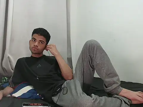 Snapshot of camillo_beischel_ chatting on 25, 9, 2025 camillo beischel online show from 25, 9, 2025