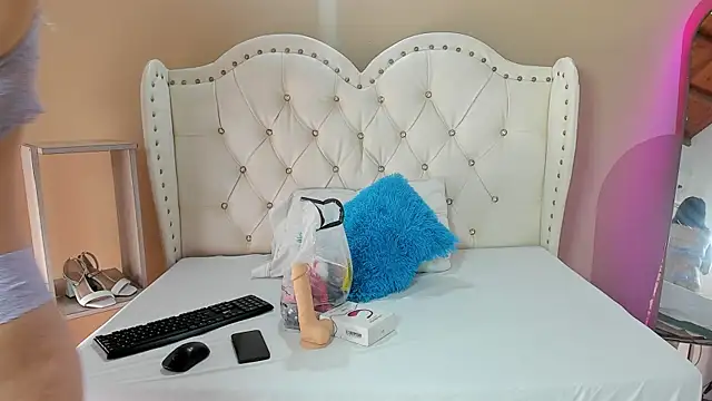 Alison Milk online show from 15, 10, 2025