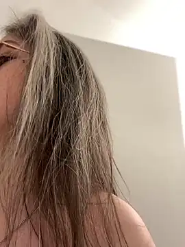 Alix Valentine online show from 24, 11, 2025