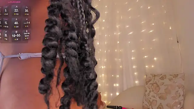 Snapshot of Violett030 chatting on 21, 10, 2025 Violett030 online show from 21, 10, 2025