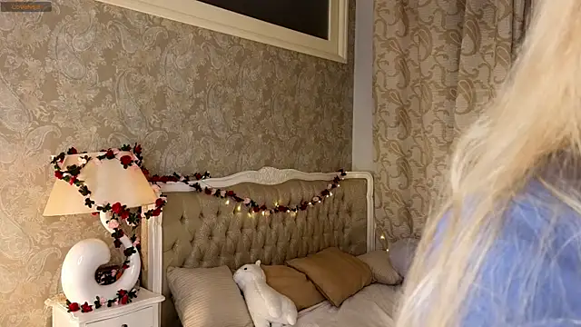 Emma Frosty online show from 7, 11, 2025