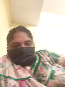 Snapshot of Villageanuty chatting on 10, 9, 2025 Villageanuty online show from 10, 9, 2025