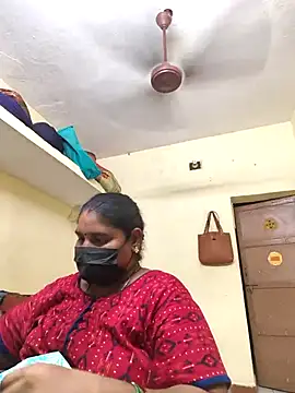 Snapshot of Villageanuty chatting on 3, 10, 2025 Villageanuty online show from 3, 10, 2025